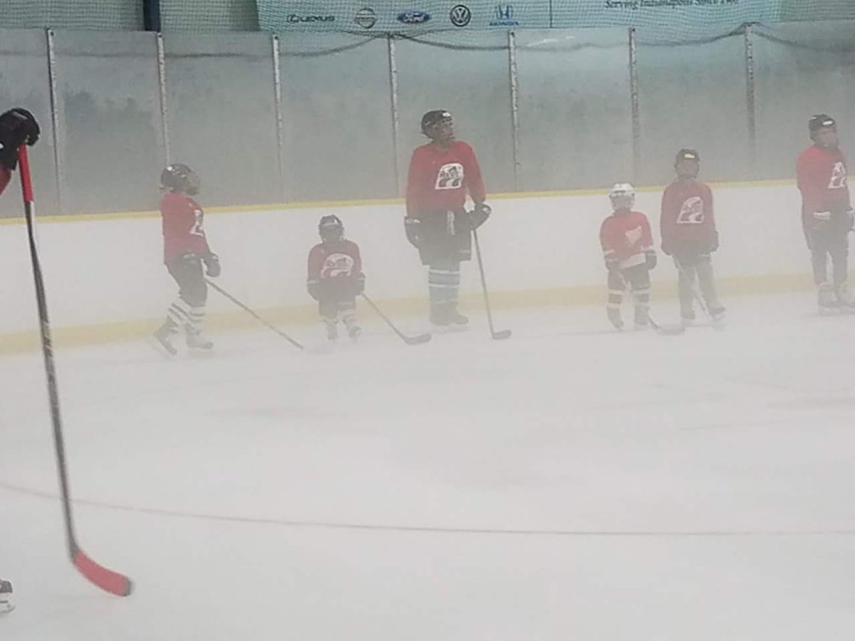3yearoldskater's tweet photo. Almost got lost on the rink due to all the fog this morning! .@iyharacers .@iceskadium #HockeyIsGreat #JrRacers #HardPractice https://t.co/CR89oHQk3h