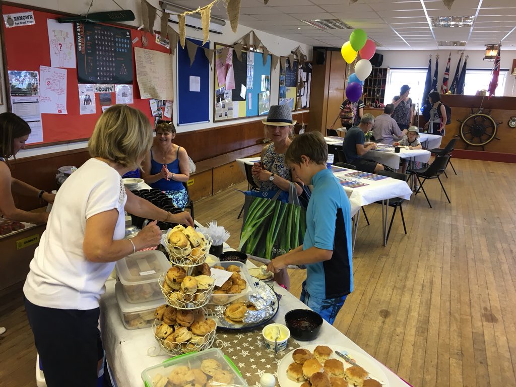 3rdChalkwellBay's tweet image. Great to see so many people at our Hen-Leigh themed Open Day today. Hope you all enjoyed the sailing, games and food. Thanks to Sarah, Amy, Megan and all the team who made the day so much fun.
#ScoutingFamily #OldLeigh