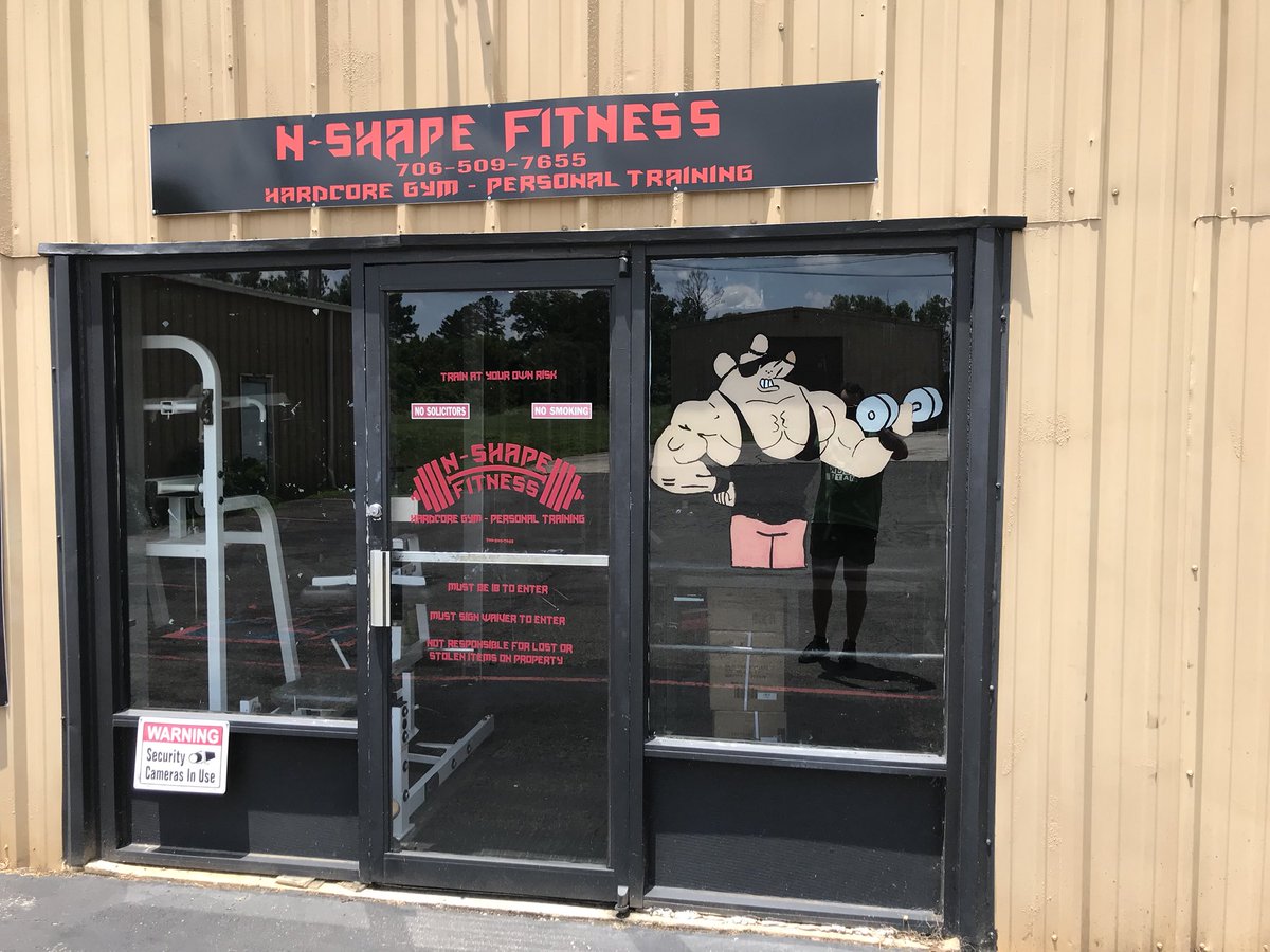 meffridus's tweet photo. Fra GABA and I had a falling out over my new #MonetizedPowergamer outlook, so I joined a local #EliteLevel powergaming dojo today so I could continue my training. No pics of the Mentzer bros., but you’ll be pleased to know Lou was well represented, @UngainlySword. #BiggerArms https://t.co/OpfesnwkF6