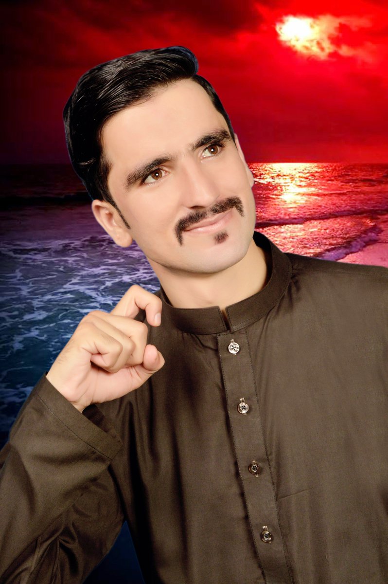 ChagharzaiKhan's tweet photo. #Thanks_Allah
#Thanks_to_my_parents_whos_supporting_us
#and_my_best_frends
#BSCS #DEGREE #COMPLETE
#Bye_bye_BSCS https://t.co/WOU66S4PXt