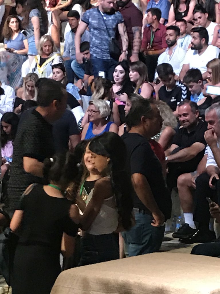 galtsry1905_09's tweet photo. Helal nur yerli taş kral kadınsin turabi nerde onu istiyom diyerek sesimz oldun  yediğin haklar bır bir çıkack #nuryerlitaş #turabi #Survivor2018 https://t.co/yjs3ifUr2B