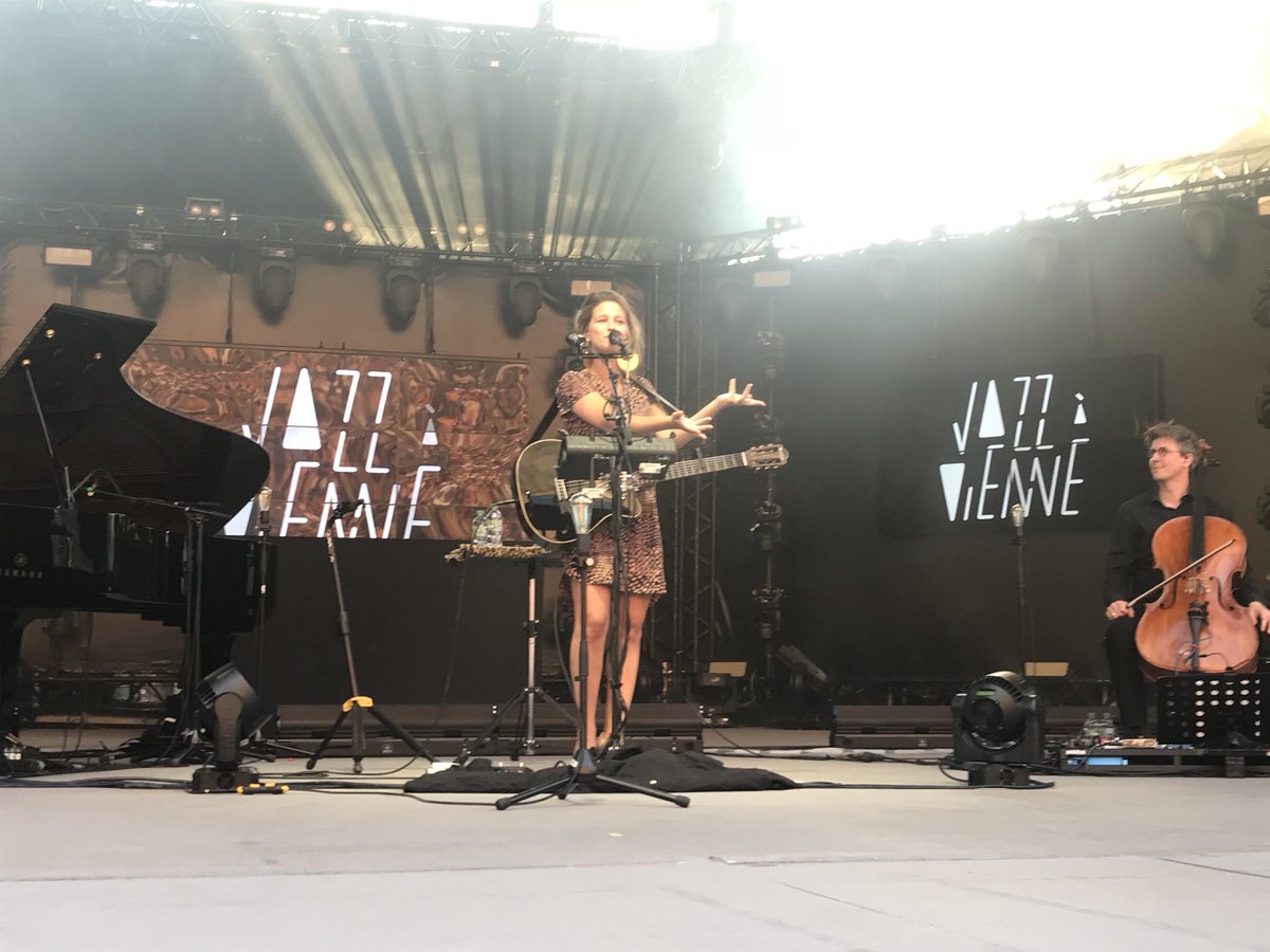AltitudeBMWMINI's tweet photo. #WeAreAltitude #JAZZaVIENNE #JAV2018 #jazz
C’est parti pour le #concert de SELAH SUE 🎸🎼🎷
Au Théâtre Antique de Vienne !!!
#Raggamuffin #VoixEcorchee #groove #RegardTranslucide #SelahSue
#AltitudeEstAttacheALaCulture https://t.co/mrx34DfhIZ