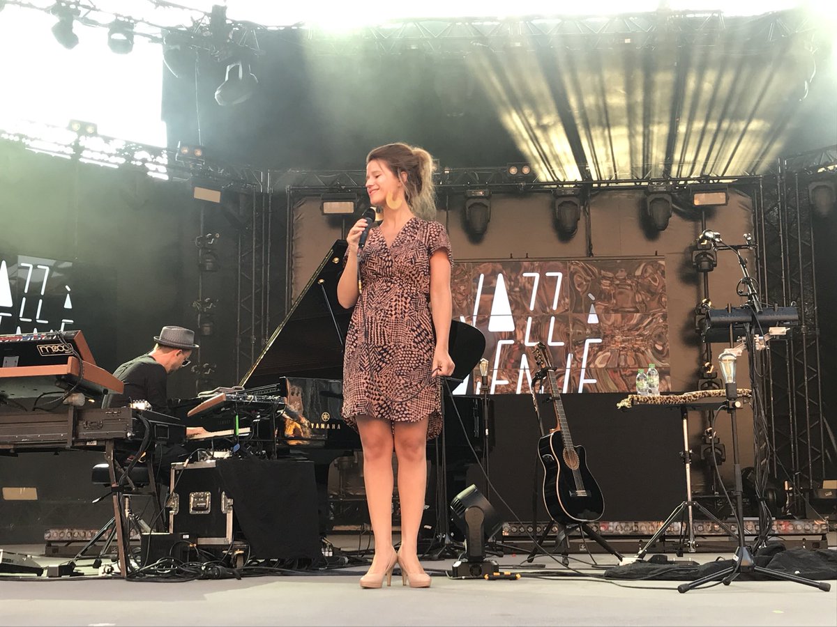 AltitudeBMWMINI's tweet photo. #WeAreAltitude #JAZZaVIENNE #JAV2018 #jazz
C’est parti pour le #concert de SELAH SUE 🎸🎼🎷
Au Théâtre Antique de Vienne !!!
#Raggamuffin #VoixEcorchee #groove #RegardTranslucide #SelahSue
#AltitudeEstAttacheALaCulture https://t.co/mrx34DfhIZ