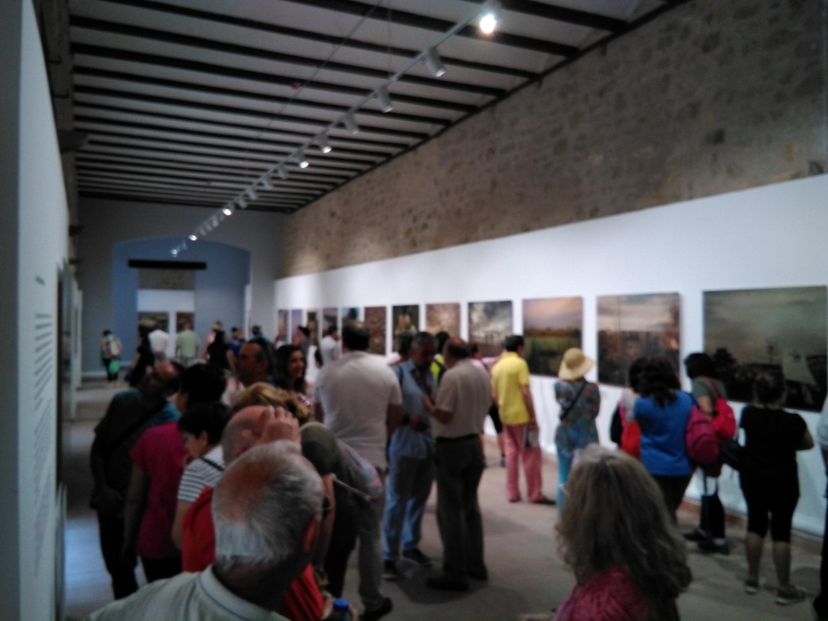 TurismoHuete's tweet photo. Hoy hemos inaugurado en el Museo de Fotografía @FAPoficial de Huete la exposición, Genocidio, Paisaje, Memoria. de #SimonNorfolk. https://t.co/SxXONk7uL3 https://t.co/dUDbcIpayR https://t.co/IM2OIIiOJ3