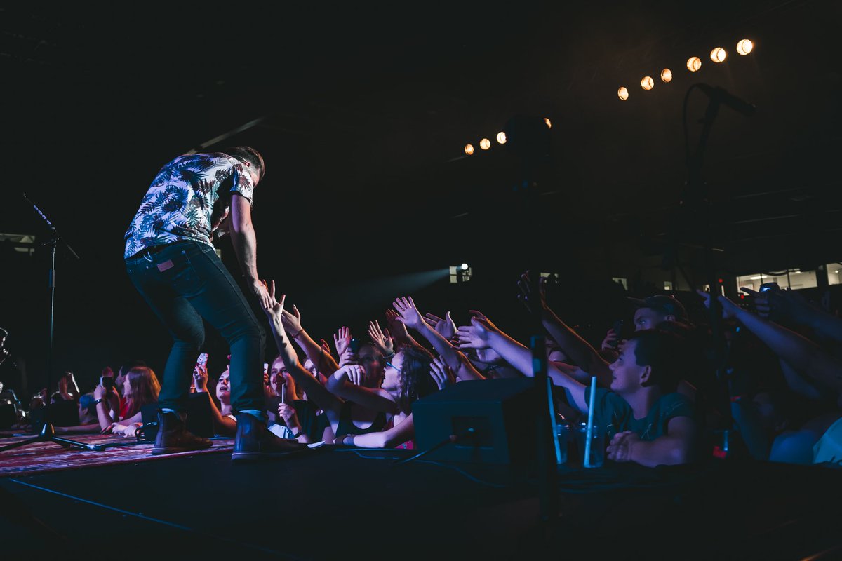 HIGHVALLEY's tweet photo. This weekend has been unbelievable! Special thx to every one who manages to squeeze into the front rows! You are the ones that take the experience to the next level! 🙌🙌🙌 https://t.co/ULKe0aZr0r