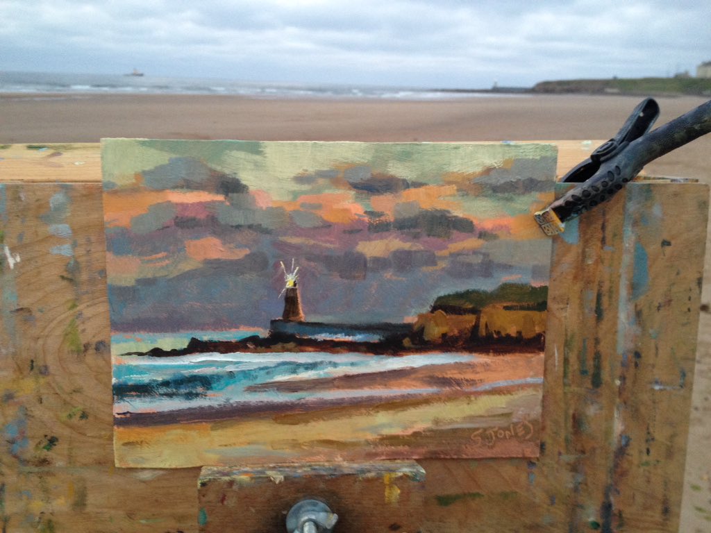 At the #Hoppings on Friday and then back to #Tynemouth in the evening for some #coastalpaintings. Thanks for the photo Olive:)