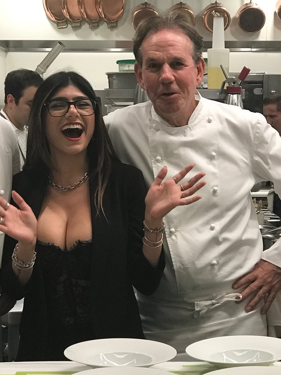 miakhalifa's tweet image. Is it obvious I was excited to meet the legend himself? #ThomasKeller