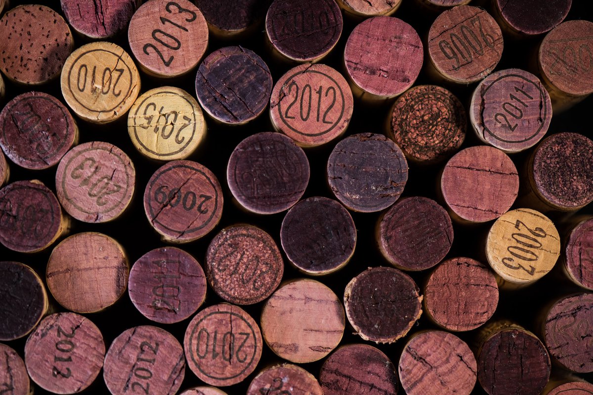 Happy Monday all! We're hoping that all of our followers had a wonderful weekend. 

If you're heading into work to plan your next business event, you know who to get in touch with! DM us for more details on what Divine Wine can offer you.