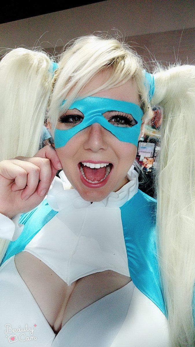 I'm ready to #CEO2018 in my brand new Cosplay, R. Mika! 