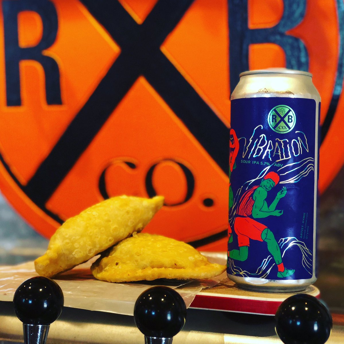 New cans and empanadas via <a href="/KaruCafeNYC/">Karu Café</a> til 8pm! Get em fresh #supafresh