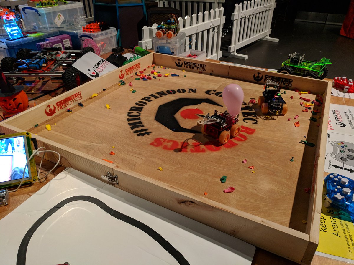 CannonFodder's tweet image. Many balloons were sacrificed to the maker gods at #RaspberryFields today 😀 #MicroPiNoon