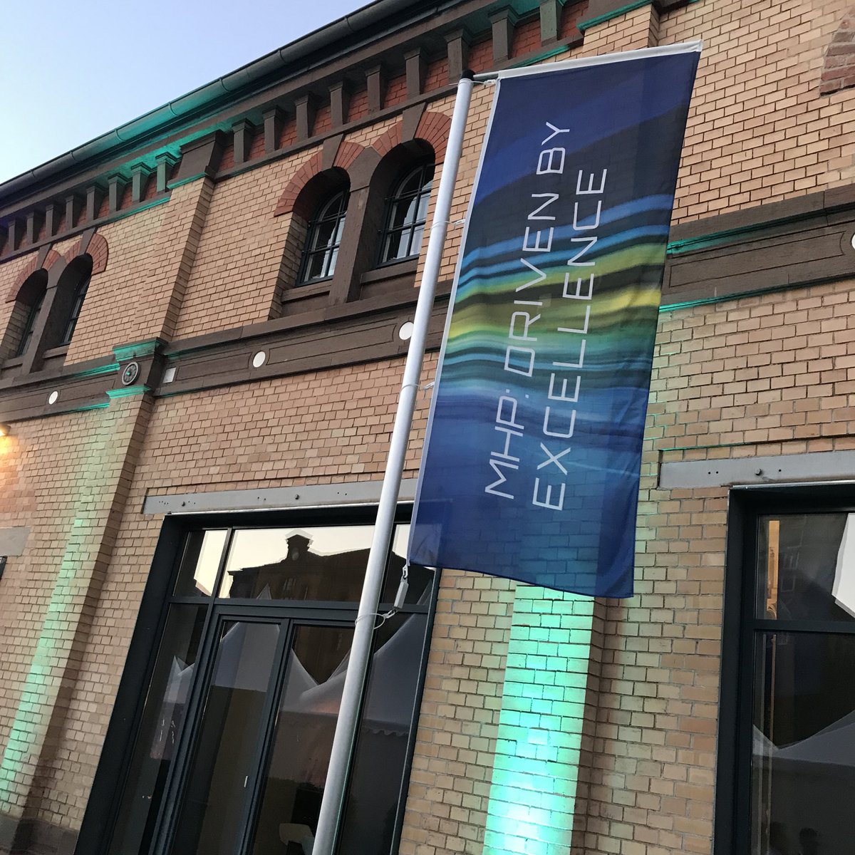 mhp_de's tweet photo. MHP in einem neuen Look - die neue Brand Strategy hat sich auch im Design des #MHPSommerfest gezeigt! Wie? Das seht ihr hier an ein paar Beispielen.
#MoreDiversity #MoreWomen #MoreProgessive #MoreCollaborative #MoreValuable #MoreMotion
MHP: DRIVEN BY EXCELLENCE https://t.co/P79NuYJdLm