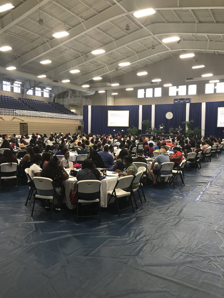 theej_moss's tweet photo. #DestinationTSU #TSU22 Opening Session for Orientation 2 at TSU! https://t.co/ixuhAaA2nx