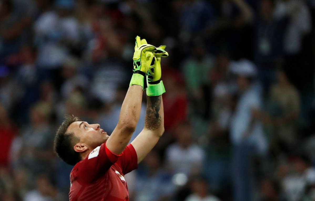 Büyüksün Muslera 👌

Portekiz'i 2-1 yenen Uruguay Dünya Kupası'nda çeyrek finale yükseldi.