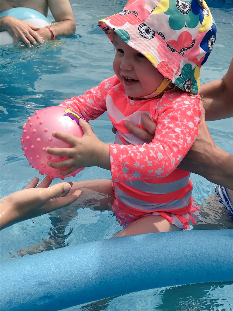 JKrimmel11's tweet photo. Kenzie had a blast in the pool today! #WaterKid #FutureSwimmer https://t.co/NJxXtZJGkm