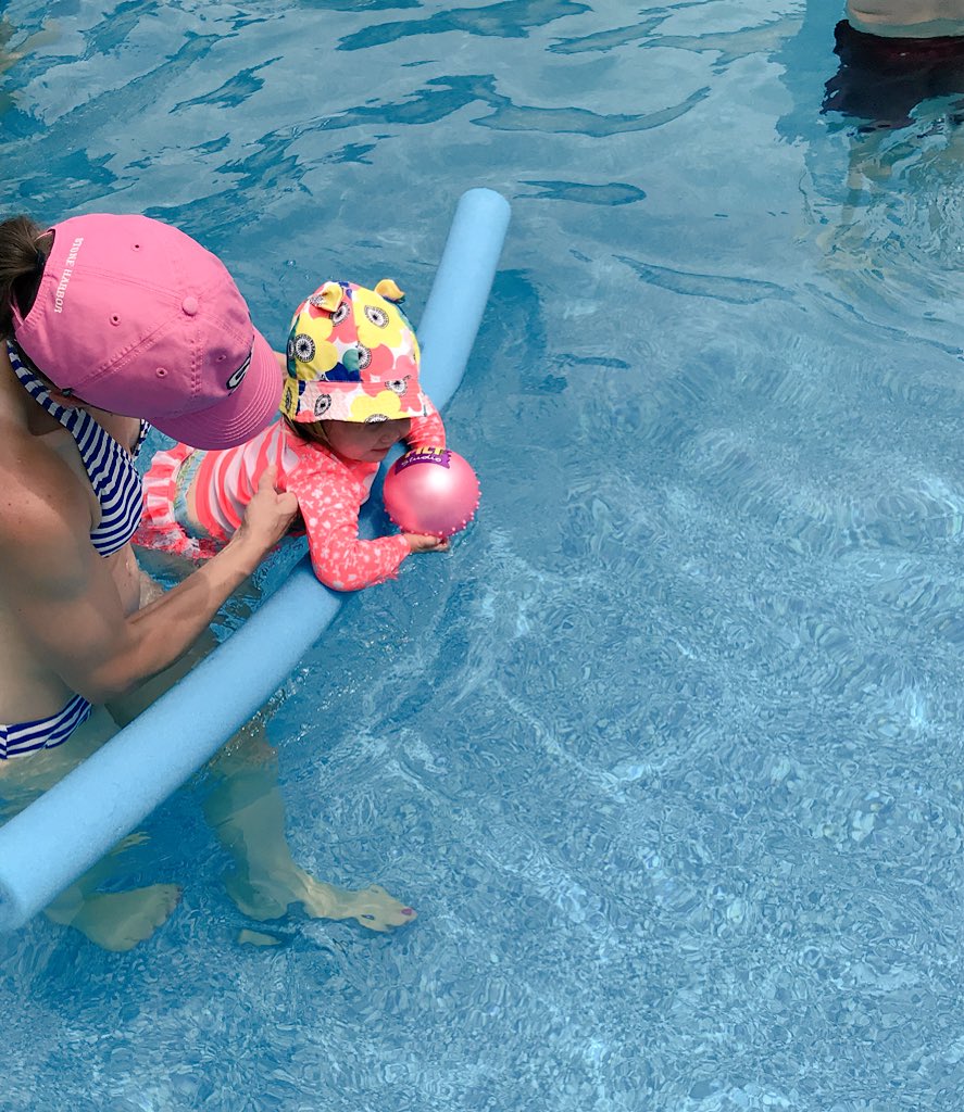 JKrimmel11's tweet photo. Kenzie had a blast in the pool today! #WaterKid #FutureSwimmer https://t.co/NJxXtZJGkm