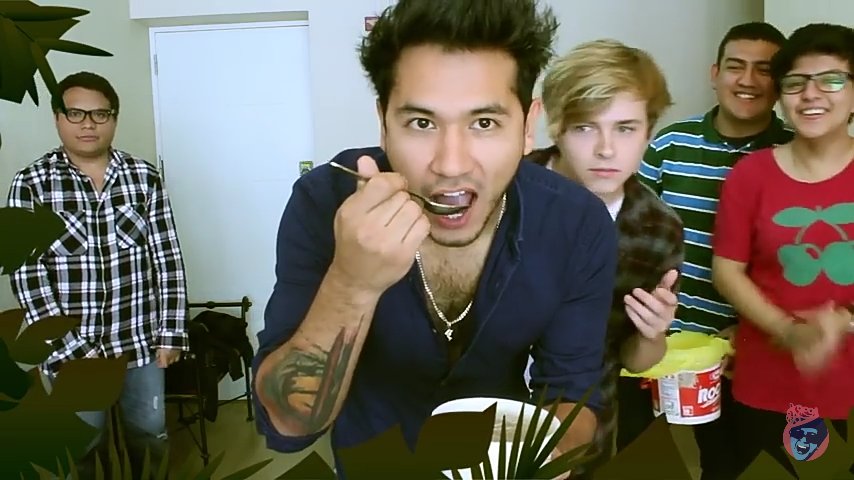 Adriana81484630's tweet photo. @LukeKorns @Andynsane Me encanta como @LukeKorns lo miro a @Andynsane
❤😂😂😍😍😂😂😍😍❤
#Lukandy https://t.co/q0TNDuO9XJ