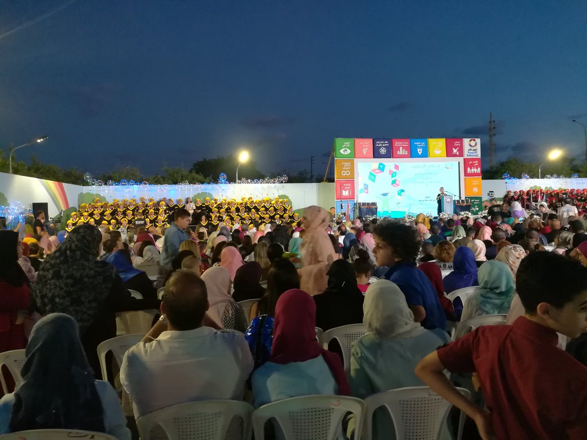 <a href="/MakAishaSchool/">MakAishaSchool</a> لكل موسم حصاد.. وها نحن اليوم نحصد ماغرسناه في سنوات تلت ومضت بومض العين...
مدرسة متميزة، تألقت بالانجازات والعطاءات..
تخرج 2018