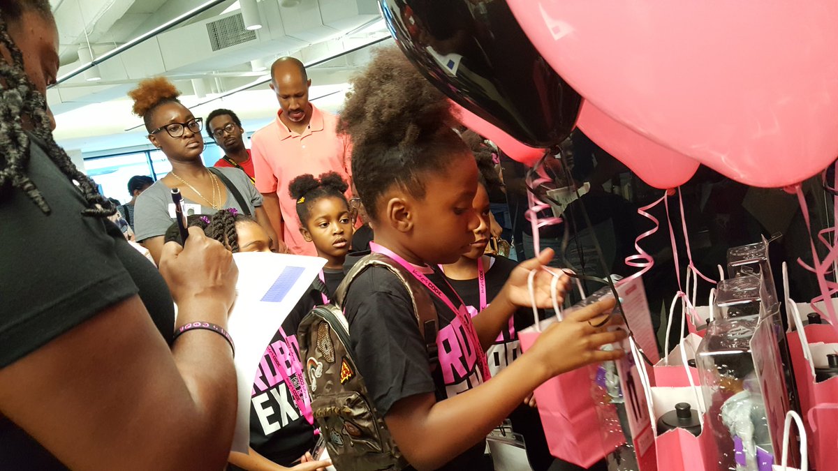VolunteerBGCATL's tweet photo. Super happy coders!!! #BlackGirlsCode Robot Expo! By @BlackGirlsCode 

#STEM #FutureCoders #Pledge4Future #Honeywell #ASC #BGC #BGCRobotExpo https://t.co/U3Gv0bMuxz