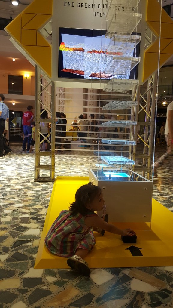 voltagemat's tweet image. Testing #HPC4 supercomputer 

#CaterRaduno2018
#innovation4energy

@caterpillarrai @eni @CaterpillarAM 
@MakerFaireRome