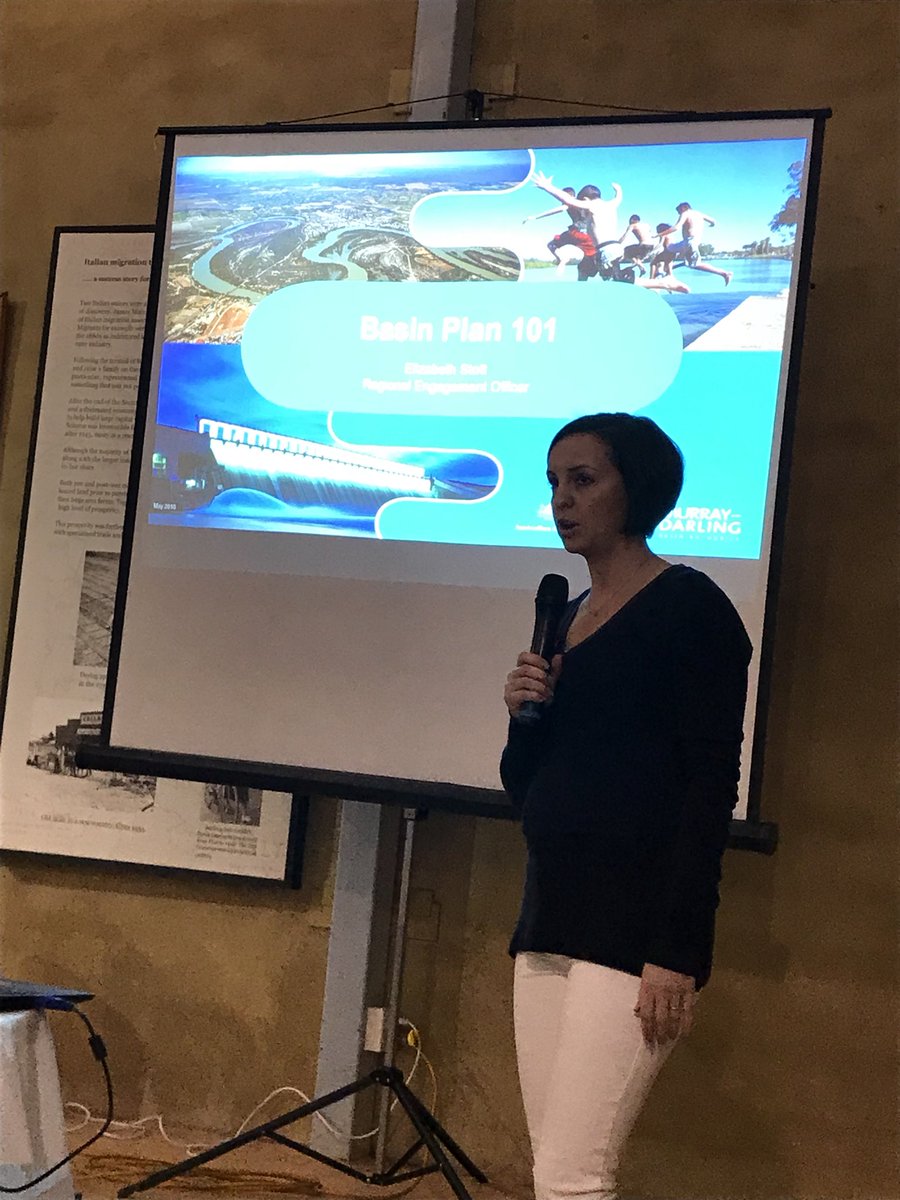 @lizzystottson is doing a fabulous job explaining the MD Basin Plan to the women at the #foodandfibre with flair forum. Thanks #riceextension &amp; #WINCott