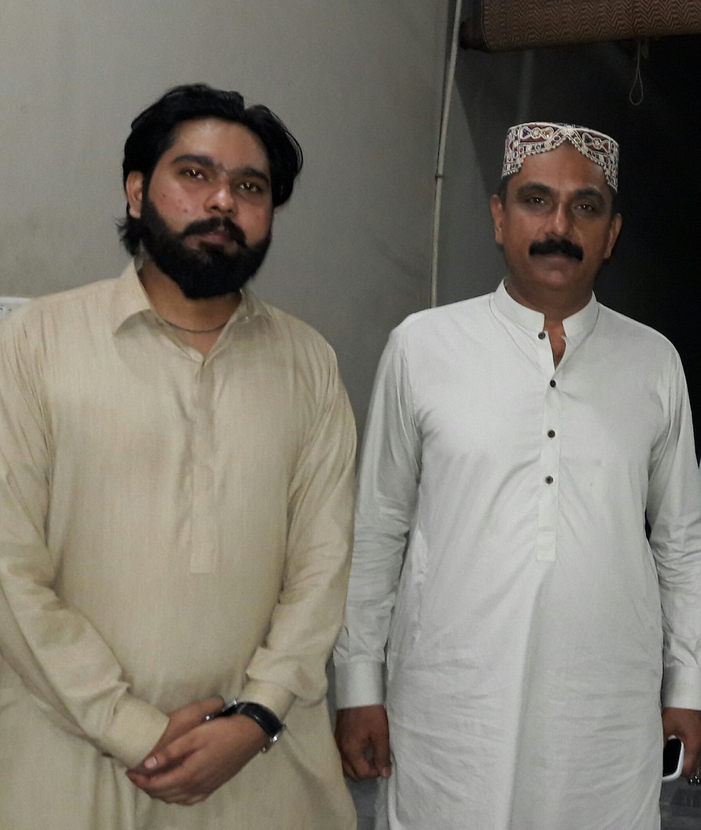 SYEDFAYAZALISH8's tweet photo. میری رہائش گاھ پر پاکستان پیپلزپارٹی کے عہدیداروں اور ورکروں اور ایس ایس جی سی کے ایمپلائز نے مجھے سے عید ملے۔ https://t.co/bo6pRN9Ww5