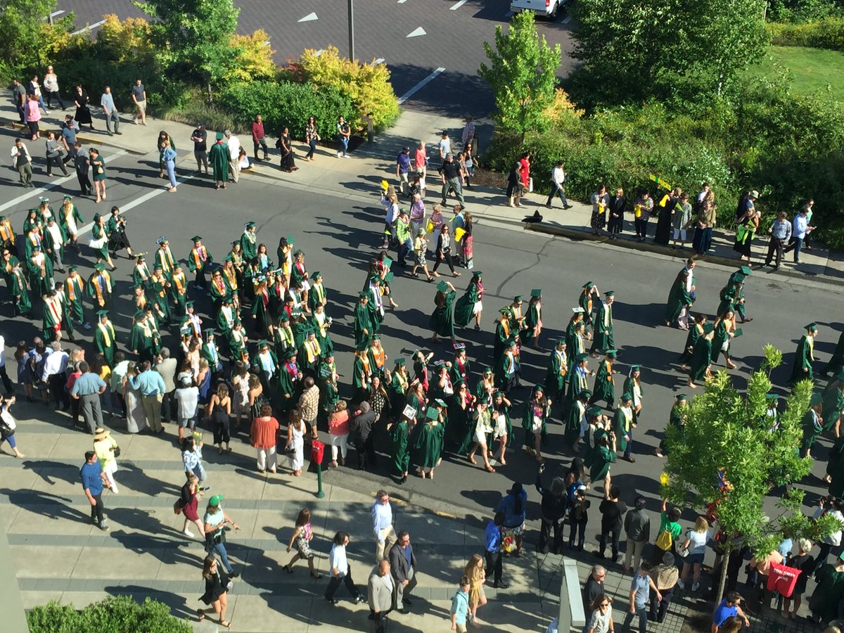 While our campus-wide view from the Ford Alumni Center is always scenic, it was especially festive today. Foundation staff cheered on grads from above and below. Congratulations to the newest flock of U of O alumni! #DuckGrad18