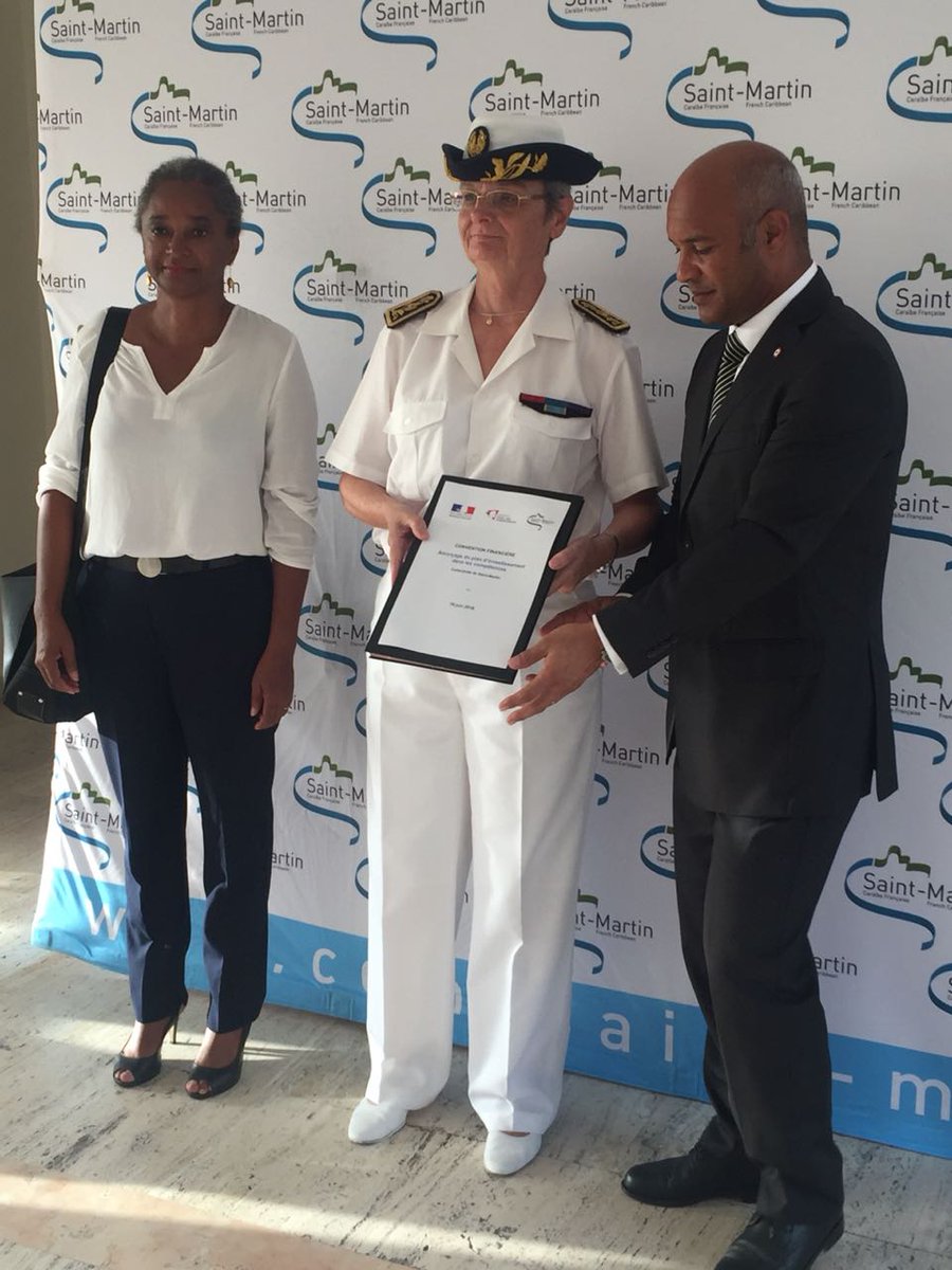 AudebertPaul's tweet photo. 18 juin 2018
1.700.000 euros investis dans la formation grace au partenariat #etat @danielgibbs#sxm https://t.co/gIQFbFFRpD