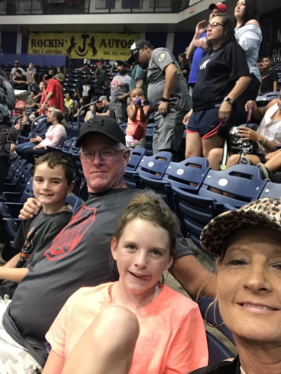 lacoo8545cook's tweet photo. Fangs up with grands. Lets go Venom!!!!! https://t.co/eMN8KX48Zm