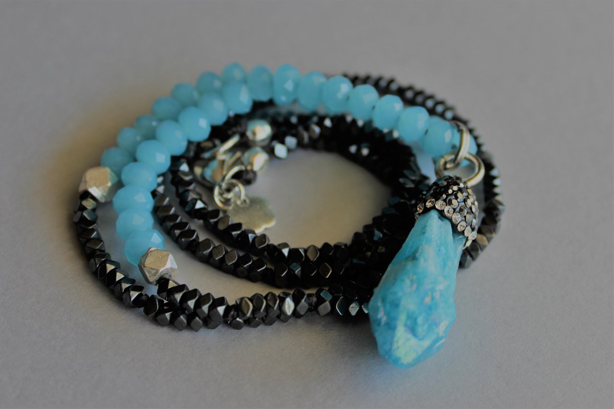 upscale_jewelry's tweet image. A helpful aid in any issues requiring diplomacy, #BlueQuartz is a soothing and #calmingstone, bringing a relaxing, peaceful vibe to any situation. Many use Blue Quartz to cleanse the aura and to clear away even the toughest energy blockages.  #upscaledesign #exclusivejewelry