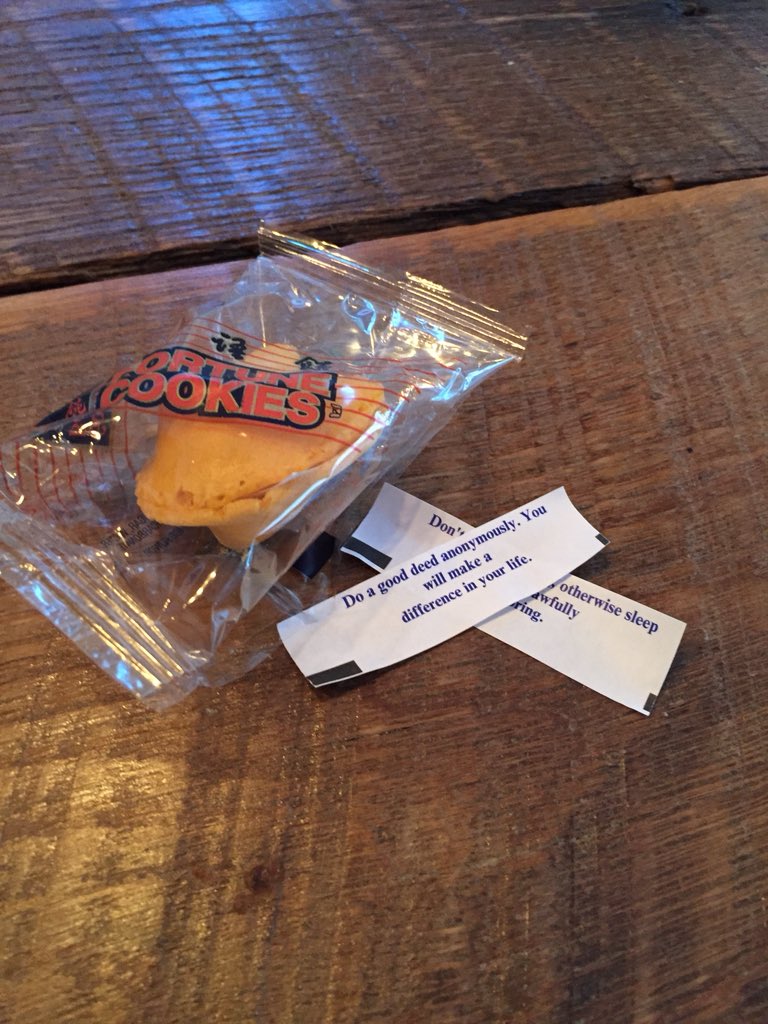 ChrisSpence75's tweet photo. Retweet if you like to eat the cookie more than the fortune in the cookie #fortunecookies #sogood #emptycalories https://t.co/xH2phMNq6A