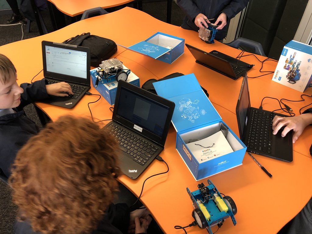 MaterDeiWagga's tweet image. Mbot Golfing Challenge #mdccyear8steam #teamchallenge #complexproblemsolving