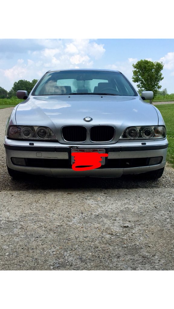 t_wilk10's tweet photo. Hey Twitter! I’m selling my car! It’s a 1999 528i BMW😍  Message me if you are interested 👌🏻 https://t.co/v67dkStkgj