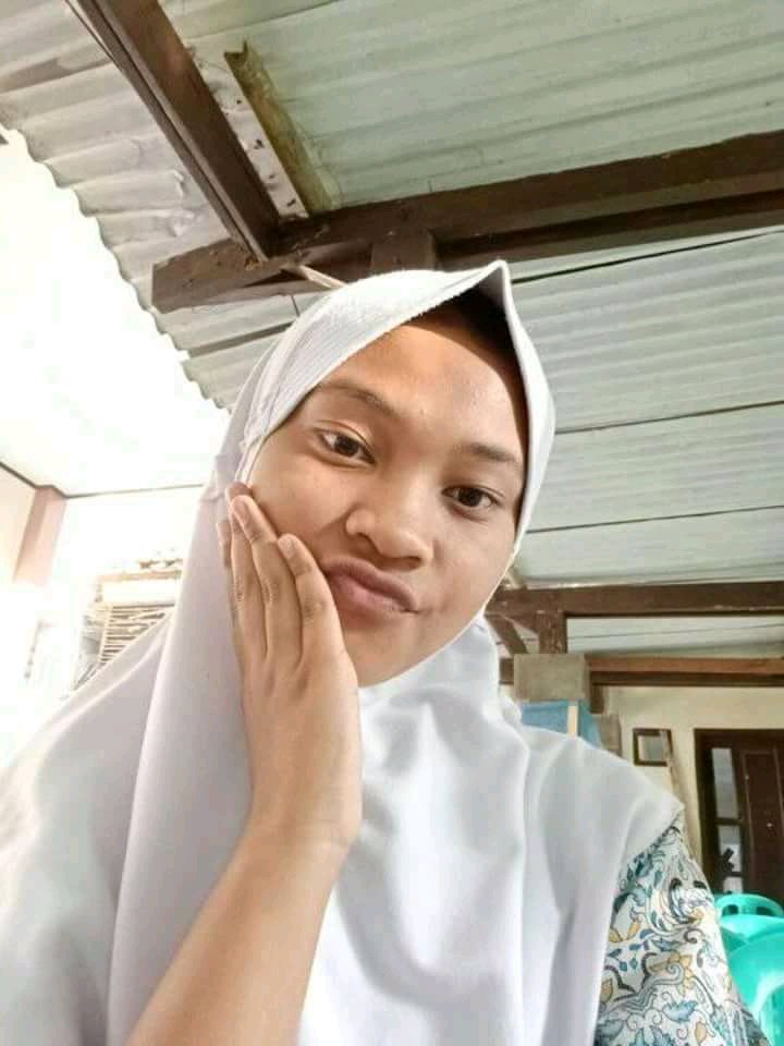 Bahan coli. Coli Jilbab. Jilbab on Campus Toilet. @Baha twitter