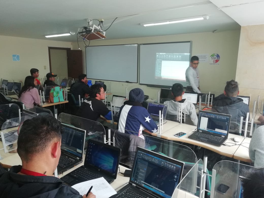 UMCITI_Tunja's tweet photo. #CursoAutoCAD #UMCITI
👨‍💻☑️👩‍💻
En este momento estudiantes del sena reciben curso gratuito de autocad en las instalaciones del punto vive digital del centro
💯💯💯
#TunjaCiudadDeOrigen https://t.co/jZPT1sc50v