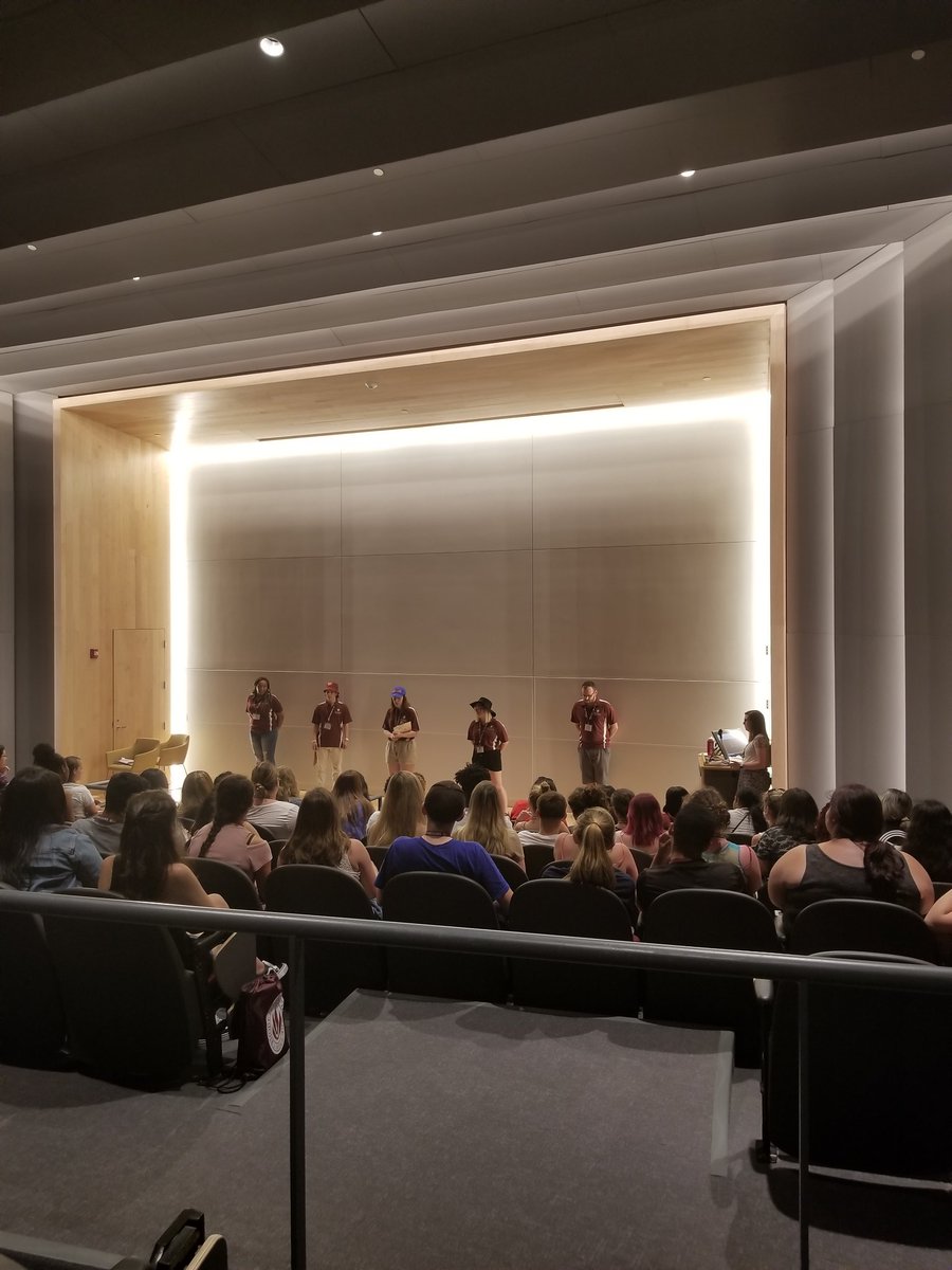 RICMason1's tweet photo. #newanchors OL's putting on a stellar performance!!! https://t.co/WwSFFEjvry