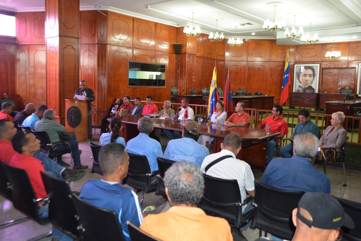 DirLaboralSerpi's tweet photo. #Carabobo Hoy #18Jun nuestro equipo participó en la instalación de la Comisión de Asuntos Laborales del @CLEBCarabobo para apoyar luchas y proyectos de los trabajadores y trabajadoras #VamosAUnNuevoComienzo https://t.co/ZpX0l2clVr