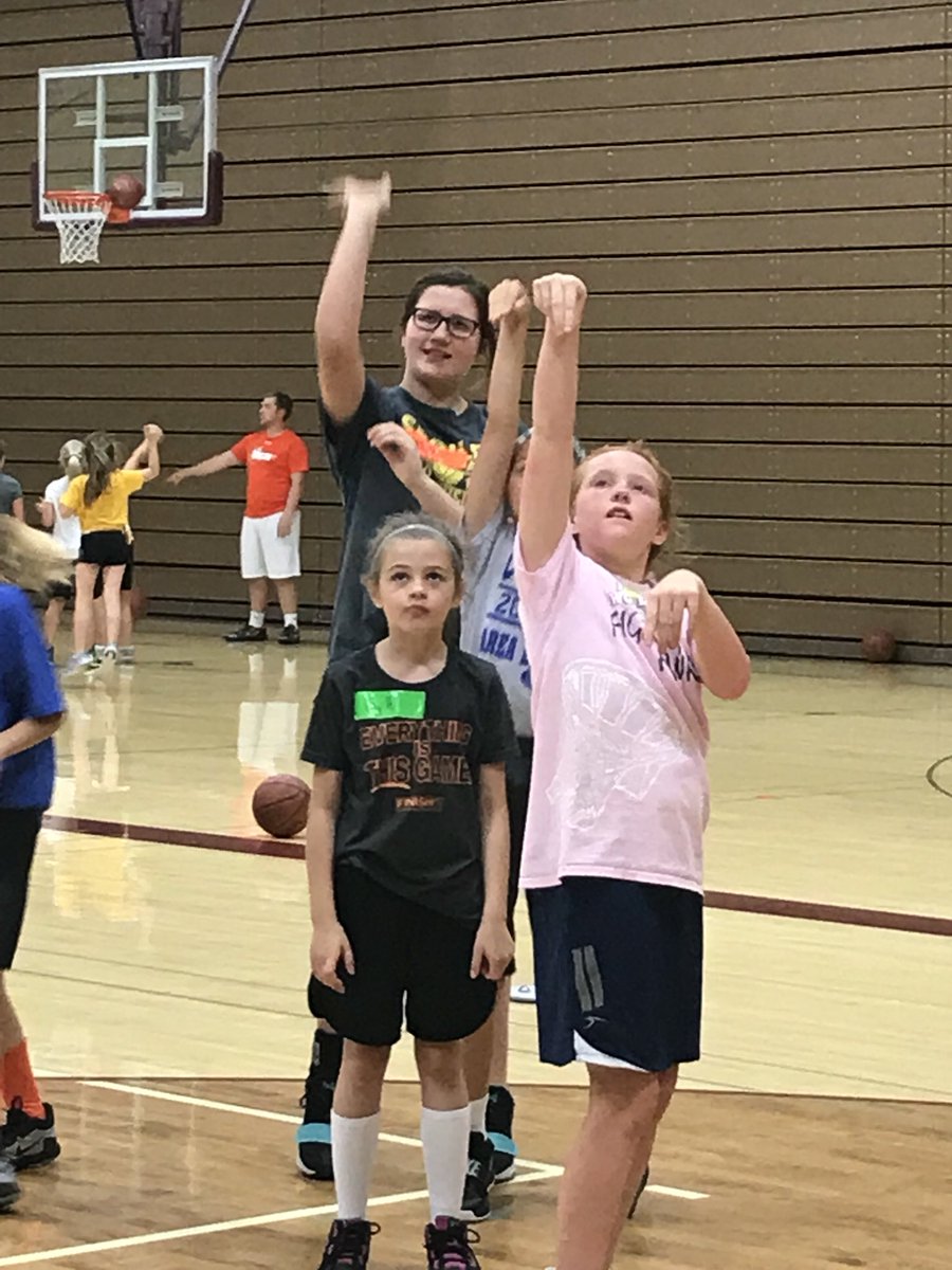 SpoilersGirls's tweet image. Grades 3-7 Winning the Day with Nelson Academy 👊🏀#RoundBallFun