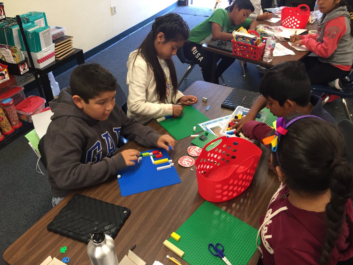 KAguilar37's tweet photo. Having so much fun on our STEM Day! 10 activity rotations! #hesdpride #rm37 #stem #summer #classroomcountdown https://t.co/u3l3pBNXFQ