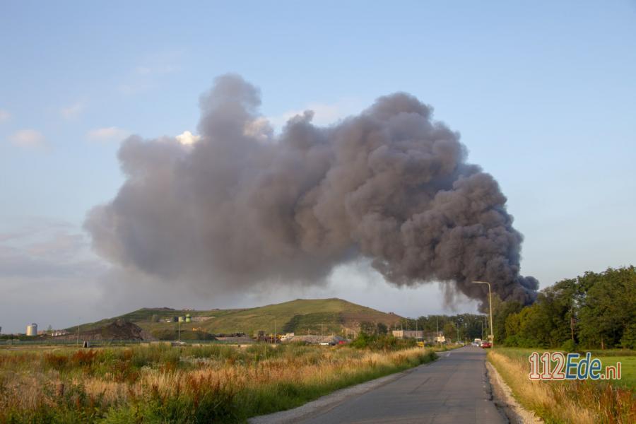 🚨 Zeer grote brand in Barneveld 112.press/QXkdJk 112Ede https://t.co/sKavLEZIUT