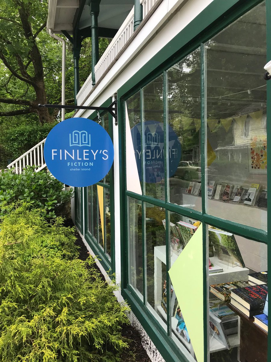 TheChequitInn's tweet photo. Check out our latest blog featuring "Finley's Fiction". A sweet new book store that shares the same little corner of Shelter Island as The Chequit. Pop on in. She's open 9am-5pm 7 days a week! #saltstyle https://t.co/9r93LLW4vL https://t.co/ZJkPQ04sPU