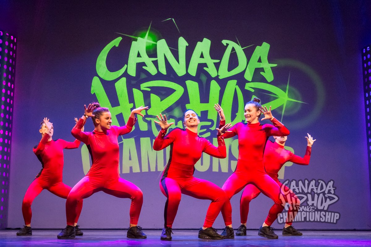 District 5 crew enjoying the moment. @LaPicarleneStudioDeDanseDistrict5 during @canadachampionships

Prints at buff.ly/2sY1qR4

#carpediem #hiphop #dance #marcbourgeoisphoto #montreal #ilovemyjob #photography #hhicanada