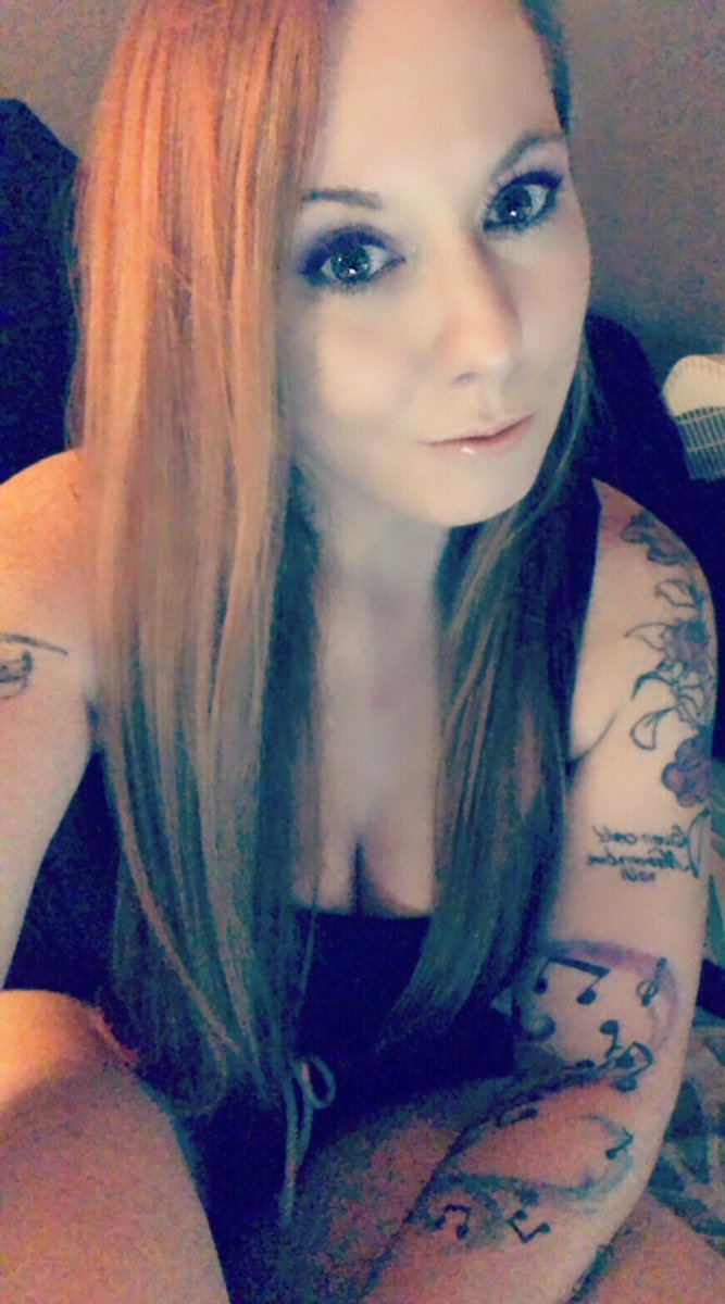 The_Smashley's tweet image. #RedhairDontCare #Homeworktime #TattooedRedhead #Browneyedgirl
