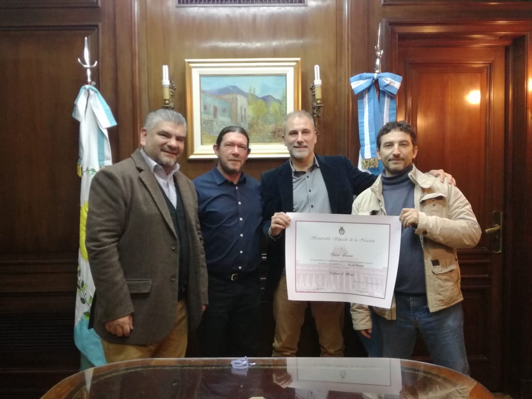 GarecaGc's tweet photo. Participamos en el reconocimiento que le realizó el Senado de la Nación al gran escritor Daniel Fermani por su aporte a la Literatura y la Cultura nacional, un orgullo para todos los mendocinos ¡Felicitaciones! https://t.co/Za9d6eAlIm
