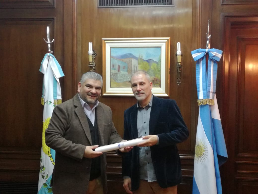 GarecaGc's tweet photo. Participamos en el reconocimiento que le realizó el Senado de la Nación al gran escritor Daniel Fermani por su aporte a la Literatura y la Cultura nacional, un orgullo para todos los mendocinos ¡Felicitaciones! https://t.co/Za9d6eAlIm