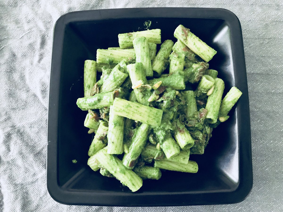 gnamglam's tweet photo. #Maccheroni al #pesto di #rucola #limone #olioevo e #parmigiano con pezzetti di #bresaola e #pinoli abbrustoliti
#pasta #italianpasta #food #foodporn #foodblogger #foodie https://t.co/edLzqZDkjY