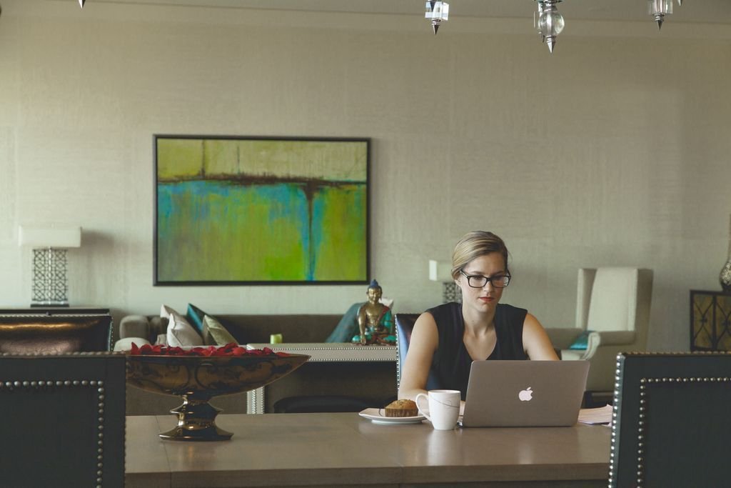 EdisonSpaces's tweet photo. What if we told you, you could take your #smallbiz from your dining room table and move into your own office today? It's possible. #edisonspaces #kansascity #leawood #overlandpark #monthtomonth #privateoffice https://t.co/upYOAlFhXK https://t.co/5XTy1lVoEv