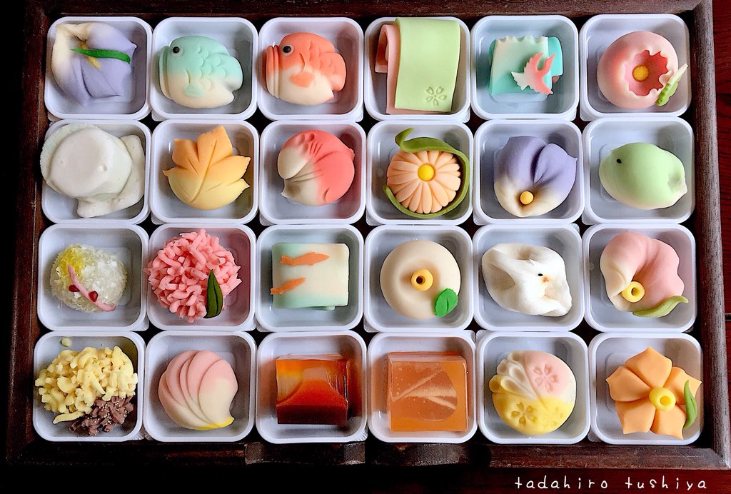 Twitter 上的 和菓子職人 土屋 タダヒロ 和菓子お兄さん 個人的には左から3番目上から2番目の夫婦鯉がお気に入り 連れ添った鯉をイメージしてて 恋をした鯉のお菓子なんです 和菓子 上生菓子 練り切り 山形 あんこ スイーツ かわいい Art 恋 鯉 お