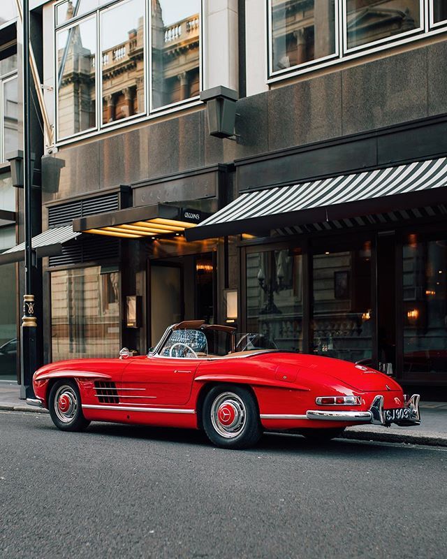 It may not have gullwings but if anything it’s cooler. #mercedesbenz #300slroadster ift.tt/2LX42FC