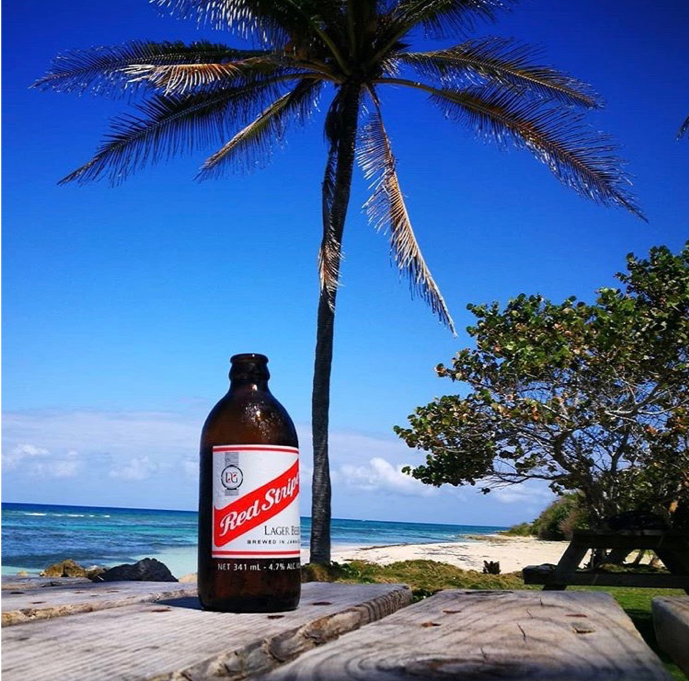 RedStripeUSA's tweet photo. One Love. Keep your weekend vibes high all week long. #RedStripeUSA #RedStripeLife #Vibes https://t.co/NoPpzFel9E